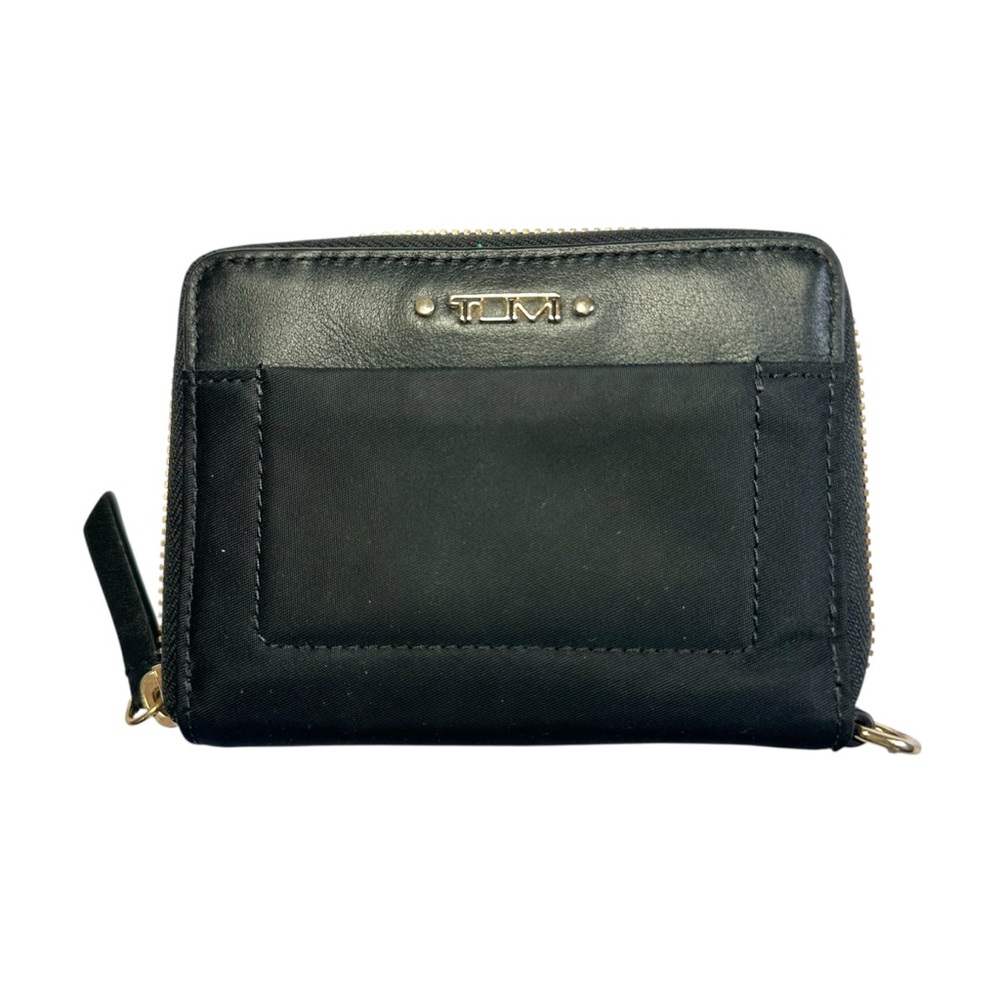 Tumi Women’s Black Bi-Fold Zip Around Leather Compact Wallet- One Size